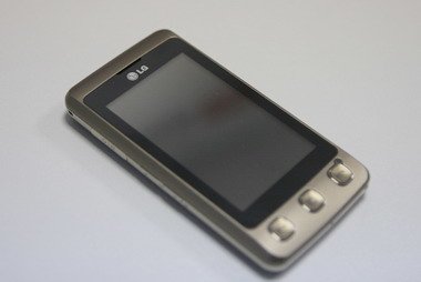 LG KP500 – пример нового «народного» тачскрина.