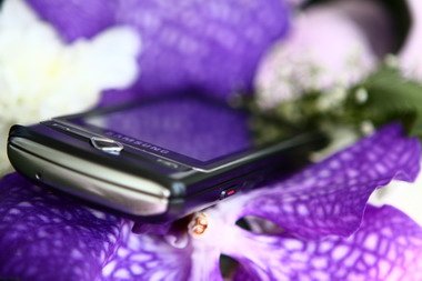 Samsung S8300 Ultra Touch – ответ южнокорейской компании на новые веяния в «мобильной» моде.