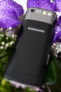 Samsung S8300 Ultra в раскрытом состоянии.