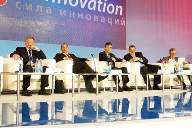 В рамках XIII Петербургского международного экономического форума проходил круглый стол, посвященный вопросам будущего электронных платежей и платежных систем.