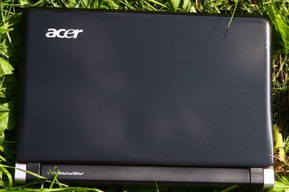 Acer Aspire One D250 - настоящий мобильный компьютер.