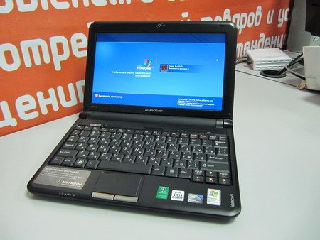 Lenovo IdeaPad S10-2 с шестисекционной батареей и встроенным GPRS/3G модулем.