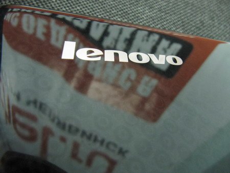 Lenovo IdeaPad S10-2 обладает 10,1-дюймовым дисплеем.