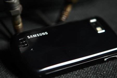 Новый android-телефон Samsung i7500 можно купить по цене 18500 рублей.