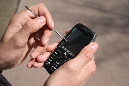 Где можно отремонтировать свой мобильный телефон или коммуникатор?