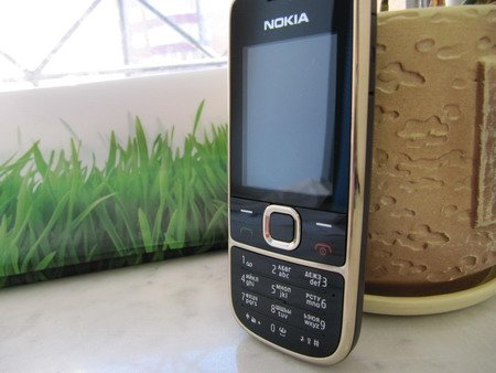 Обзор недорогого мобильного телефона Nokia 2700.