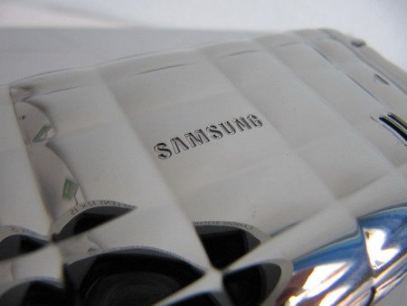 Модель Samsung S5150 - фото телефона.