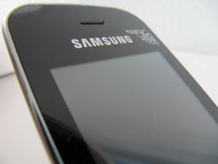 Модель Samsung La Fleur - фотографии экрана телефона.