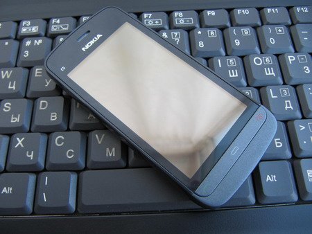Nokia C5-03.