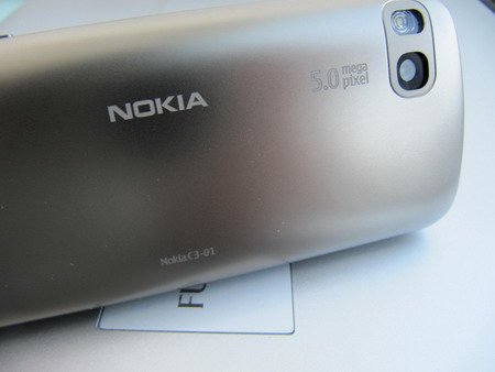 На момент написания этого материала Nokia C3-01 продавался по цене 6 500 рублей.