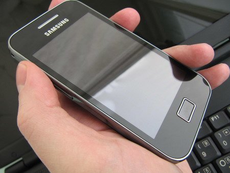 У смартфона Samsung Galaxy Ace есть большой шанс стать одним из самых востребованных в сегменте недорогих аппаратов на Android. 