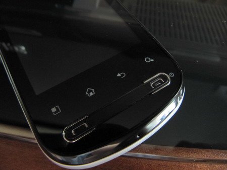 Социальные сети и блоги в смартфоне LG Optimus.