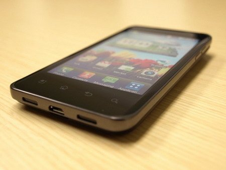 LG Optimus 2X первый двухъядерный смартфон.