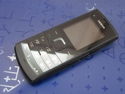 Телефон Nokia X1.