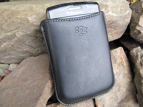 В последние годы канадская компания RIM, производитель смартфонов BlackBerry, пытается закрепиться на рынке тачскринов. А линейка привычных аппаратов с QWERTY-клавиатурой была дополнена моделями Storm – с сенсорным экраном. Сейчас в продаже находятся девайсы второго поколения. Один из таких, BlackBerry 9520 Storm 2, побывал в нашей редакции.