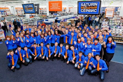 Сотрудники магазина Saturn в Челябинске.