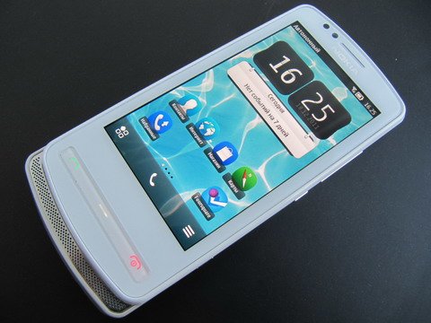 Сенсорный экран Nokia 700.