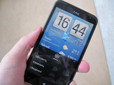 Смартфон HTC Titan на операционной системе Windows Phone 7.