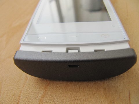 Слоты и разъемы Nokia 500.