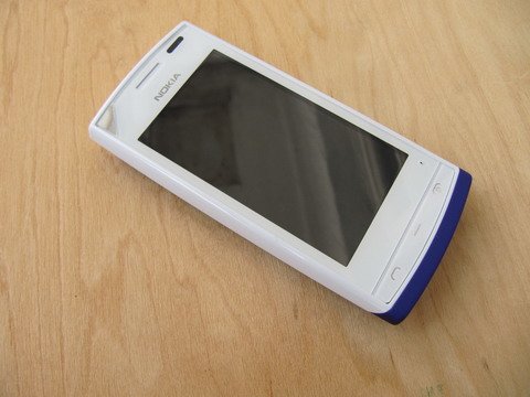 Слоты и разъемы Nokia 500.
