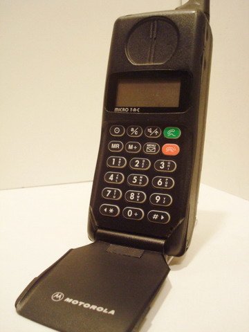 Motorola MicroTAC International 5200.