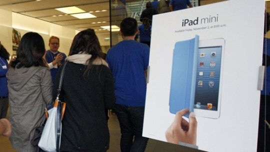 Сроки начала поставок iPad mini в Россию перенесены на январь.