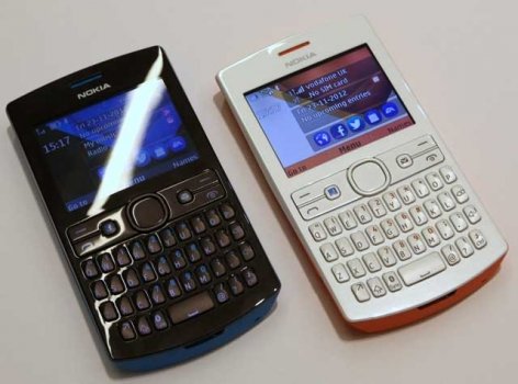 Nokia представила недорогие телефоны Asha 205 и Asha 206.