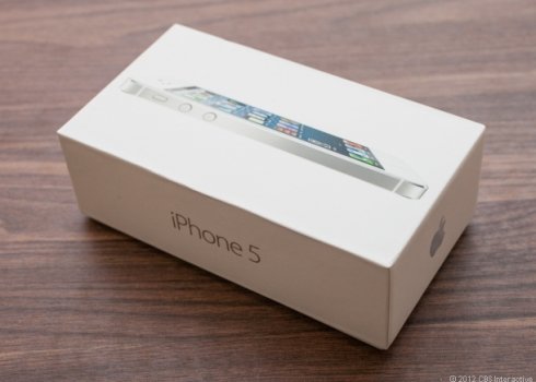 В Челябинске начинаются продажи iPhone 5.