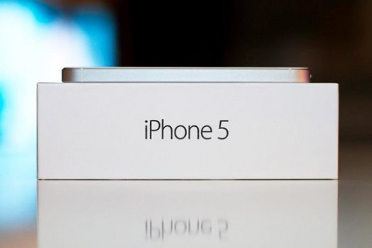 В России стартовали продажи iPhone 5.