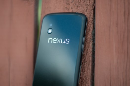 В России начались продажи Google Nexus 4.