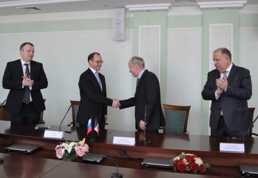 Tele2 и Правительство Удмуртской Республики заключили соглашение о сотрудничестве в сфере развития услуг связи.
