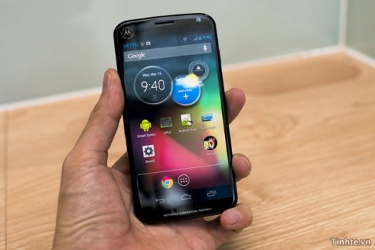 В Сеть попали фото нового смартфона Motorola XT912A.