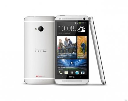 Смартфон HTC One.