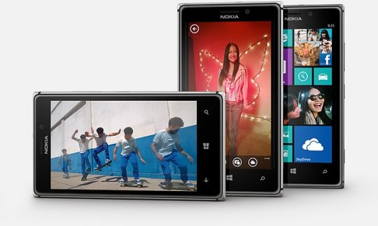 Nokia представила смартфон Lumia 925.
