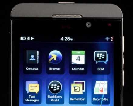 BlackBerry Z50 и BlackBerry Q30.
