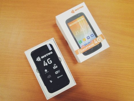 4G-смартфон оператора МОТИВ.