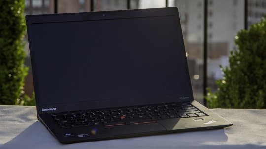 Флагманский лэптоп Lenovo ThinkPad X1 Carbon.