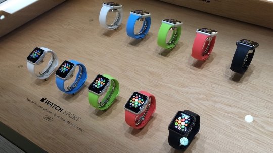 Смарт-часы Apple.