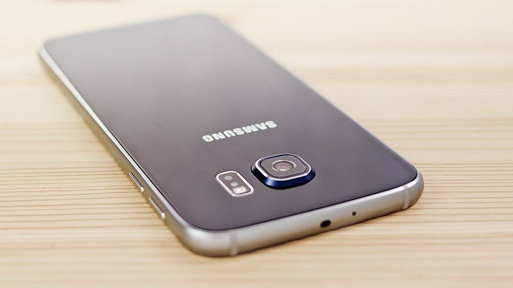 Samsung Galaxy S7 mini.
