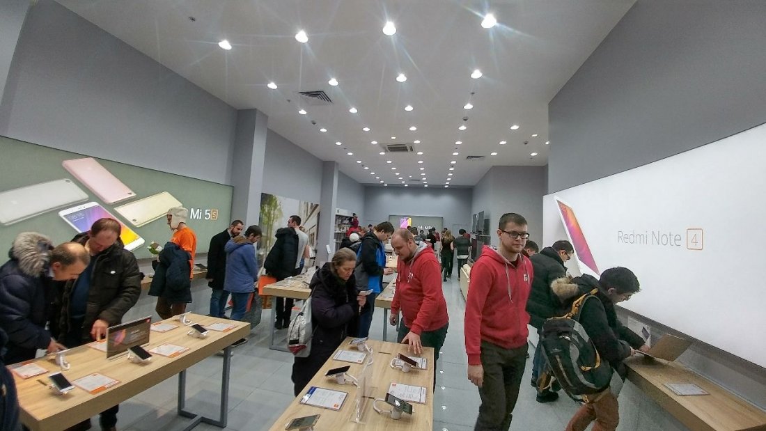 В Москве открылся флагманский магазин Xiaomi.