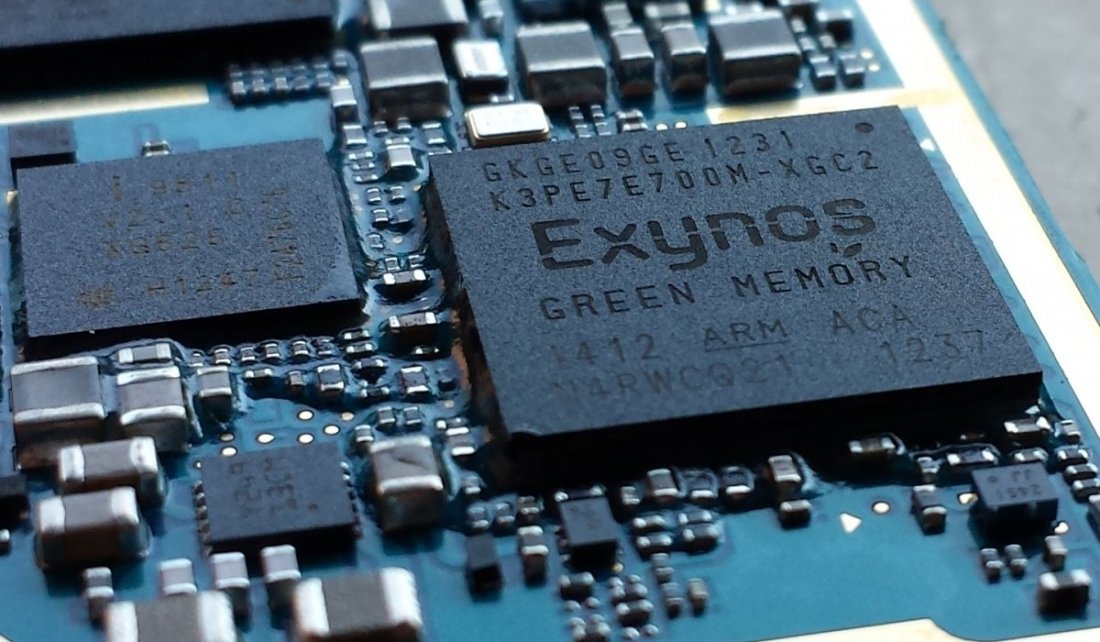 Samsung‍ вышел на первое место в мире по производству полупроводников.
