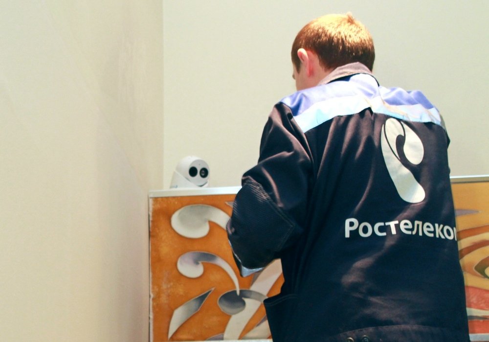 «Ростелеком» в Югре приступил к установке камер для видеонаблюдения за выборами Президента РФ.