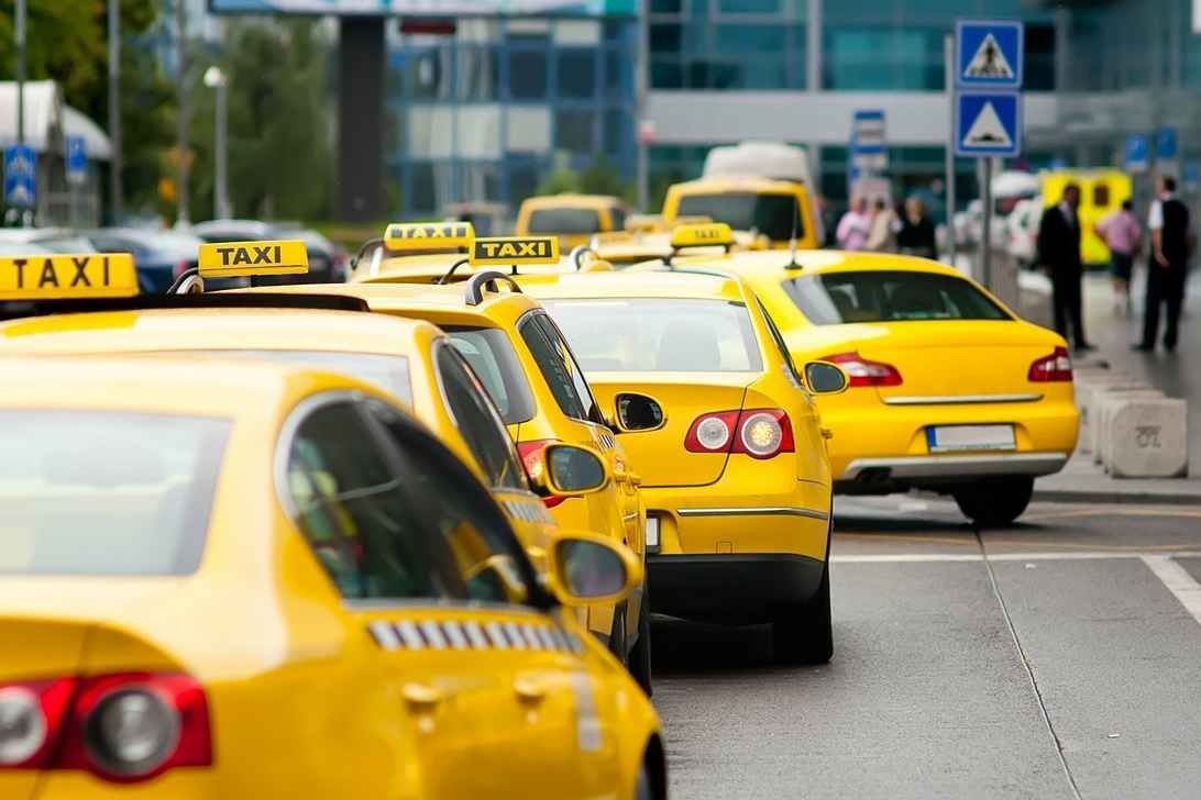 Роскачество опубликовало рейтинг лучших приложений для заказа такси.