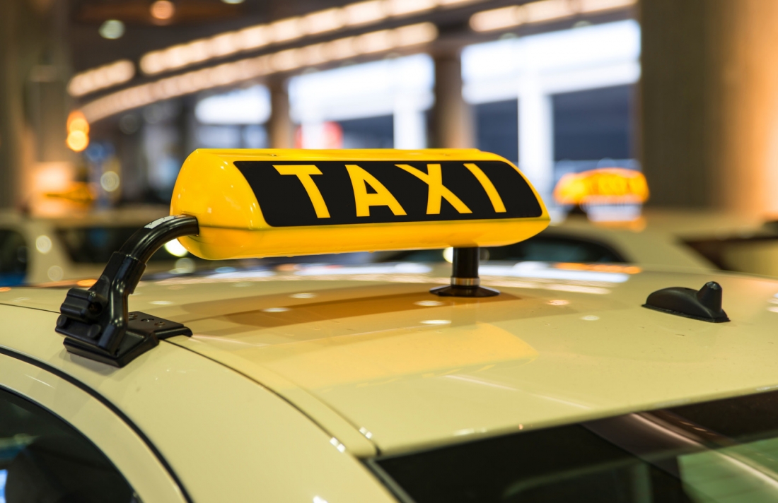 Опубликован рейтинг дешевизны онлайн-сервисов заказа такси в российских городах.