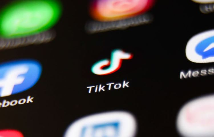 Сервис для создания и распространения коротких видеороликов TikTok.