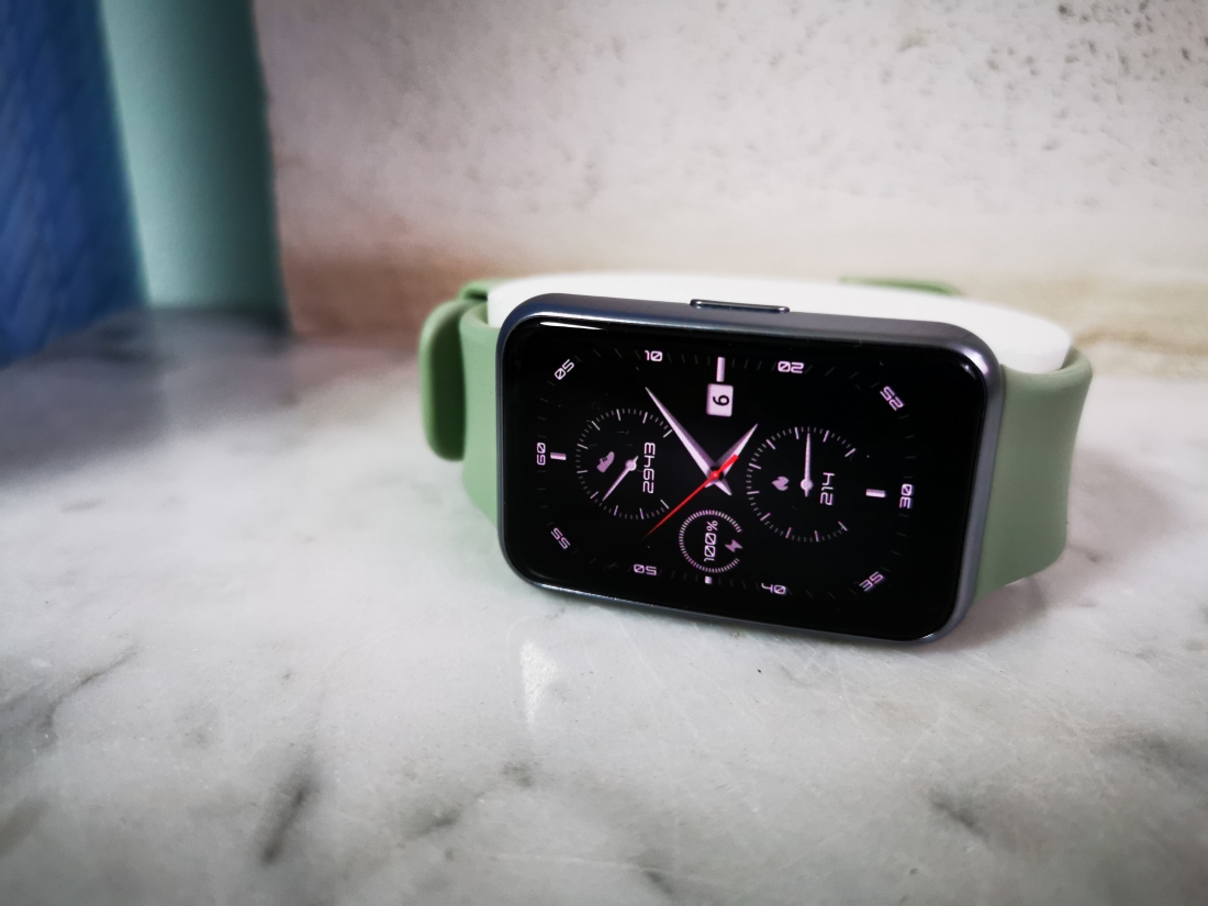 Умные часы недорого: тест-обзор Huawei Watch Fit.