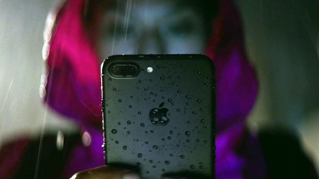 Штраф 10 млн евро: Apple уличили в обмане пользователей о водонепроницаемости iPhone.