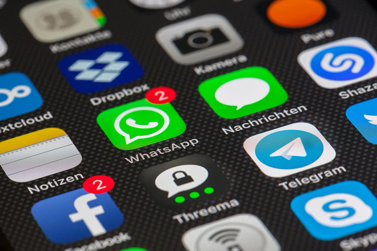 Данные пользователей WhatsApp будут автоматически передаваться в Facebook для анализа.