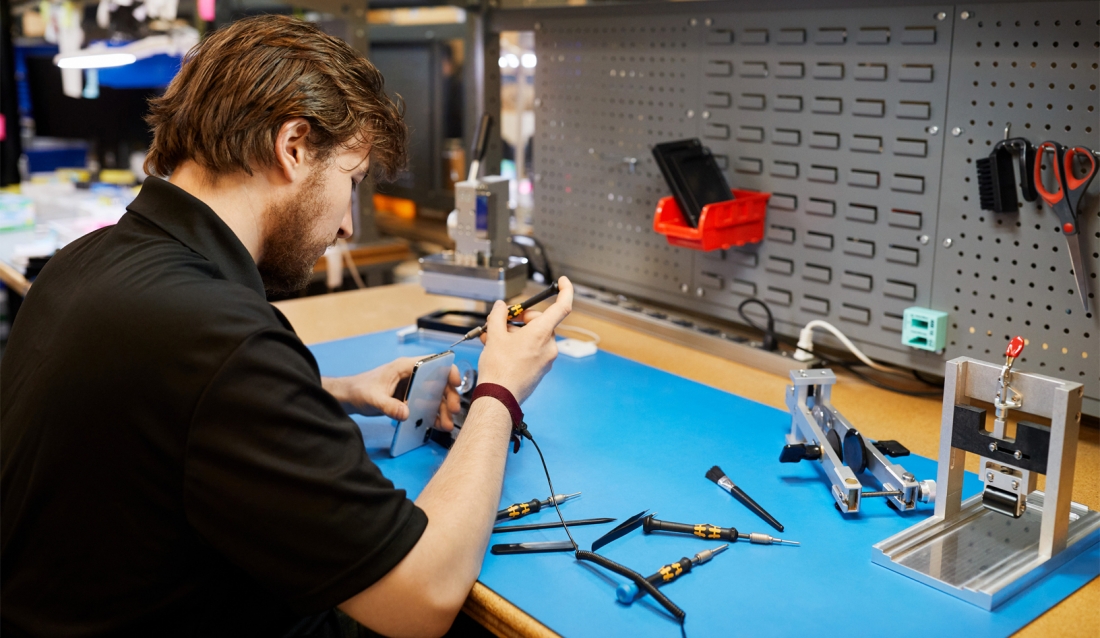 Apple будет поставлять запасные части независимым ремонтным мастерским.