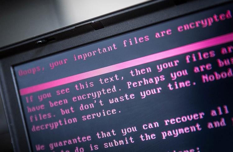 Эксперты по кибербезопасности заявили о новой волне атак на пользователей портала Госуслуг.